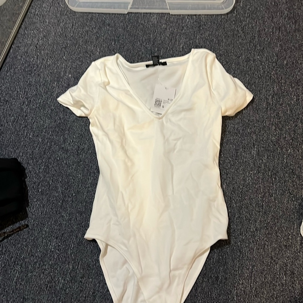 short sleeve white SMALL bodysuit